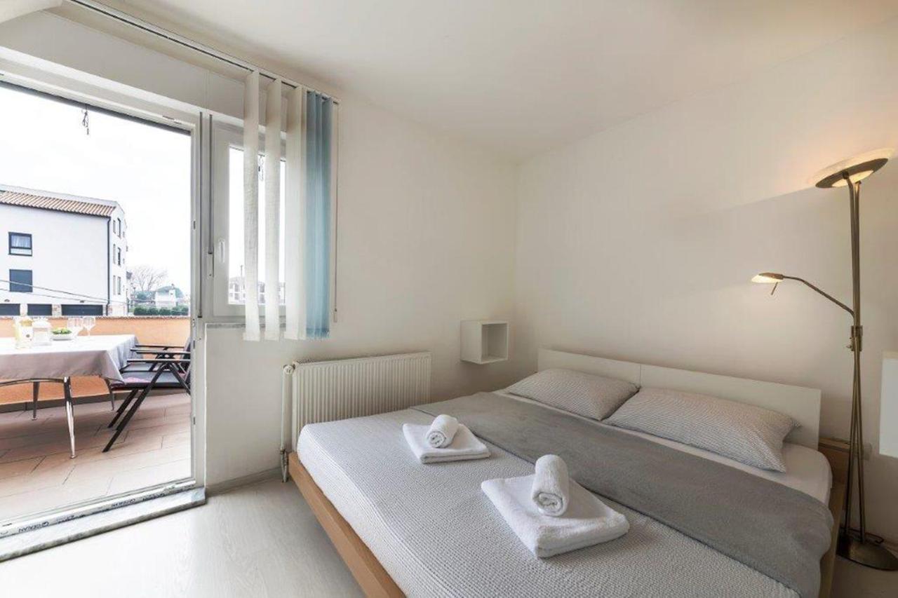 Apartment Dubravka Near The Sandy Beach Medulin Eksteriør billede