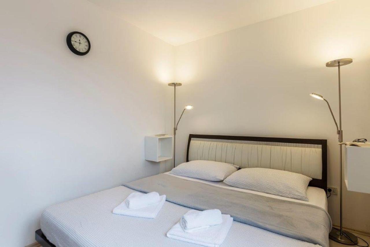 Apartment Dubravka Near The Sandy Beach Medulin Eksteriør billede
